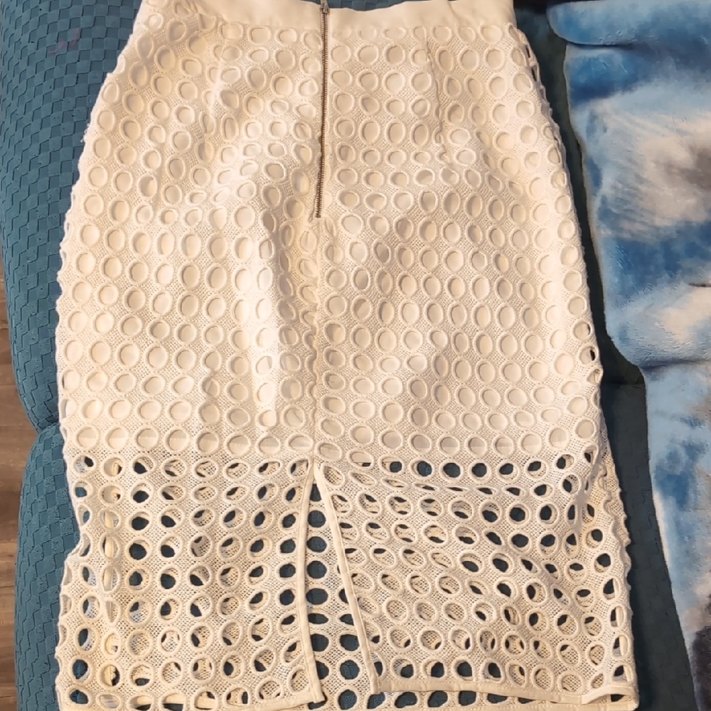 Banana Republic Cream Midi Pencil Skirt with Cut Out Design - Picture 4 of 4
